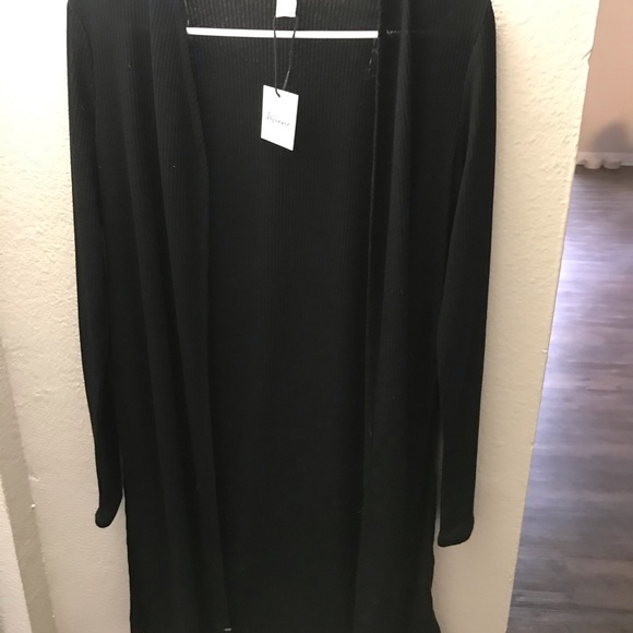 BLACK Slit Ribbed Cardigan - Picture 3 of 5